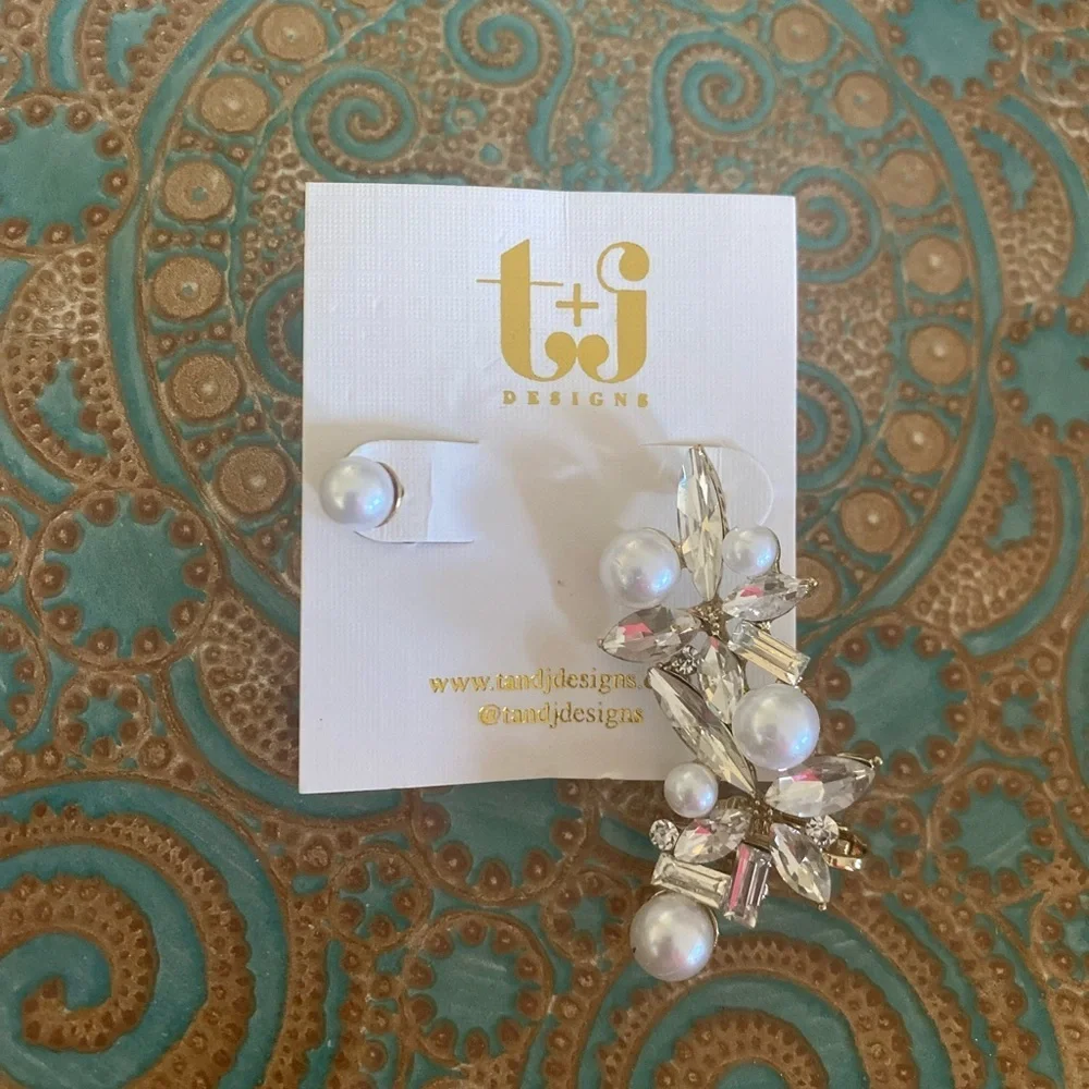 Pearl and crystal stud with wing ear cuff
